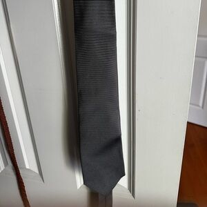 Brand new grey tom ford tie! Worn only once on a wedding!